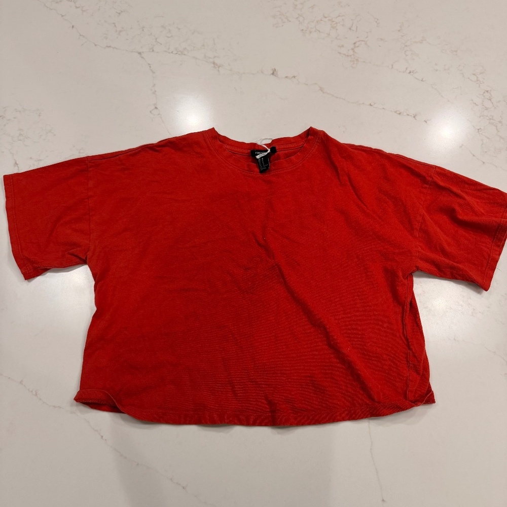 Forever 21 Women’s Medium Red Boxy Cropped T Shirt Short Sleeve Casual Tee